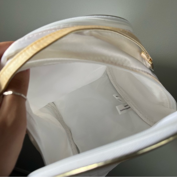 Dior Makeup Pouch - Picture 3 of 3